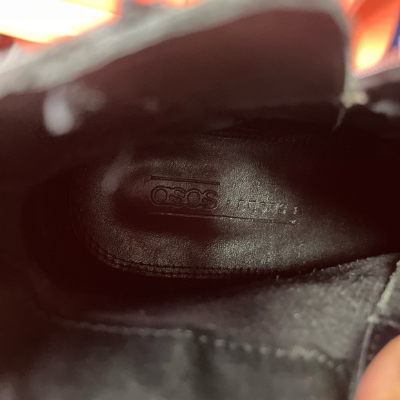 ASOS women’s triple buckle black leather ankle boots. Studded. Size 6 - Picture 8 of 8